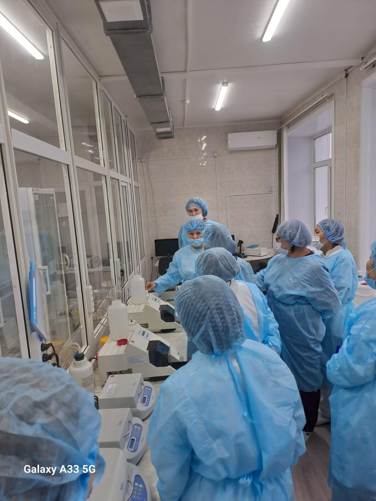 Оглашаем новость! Академия технического регулирования проводит семинар по новому стандарту СТ РК ISO 15189-2023 на базе лабораторий